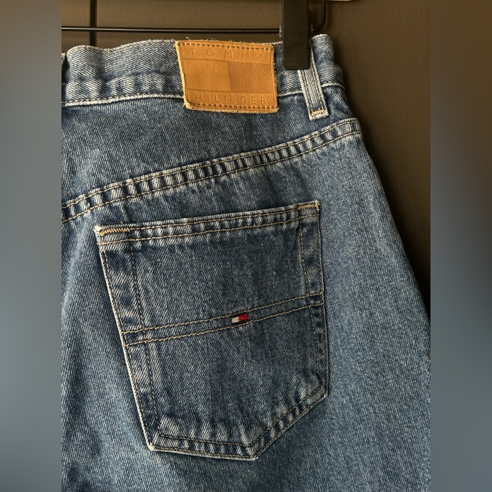 Y2K Tommy Hilfiger Jeans 
Vintage Jeans Cropped Boyfriend 
New Vintage